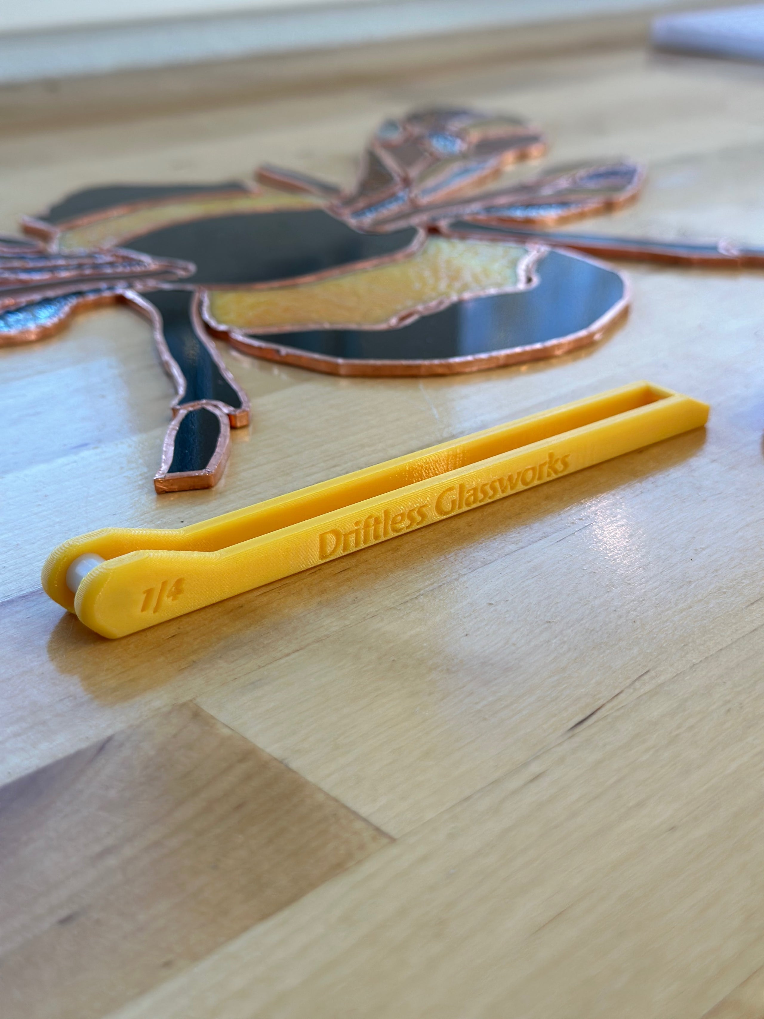 Hand foiler 1/4" used for stained glass copper foil application